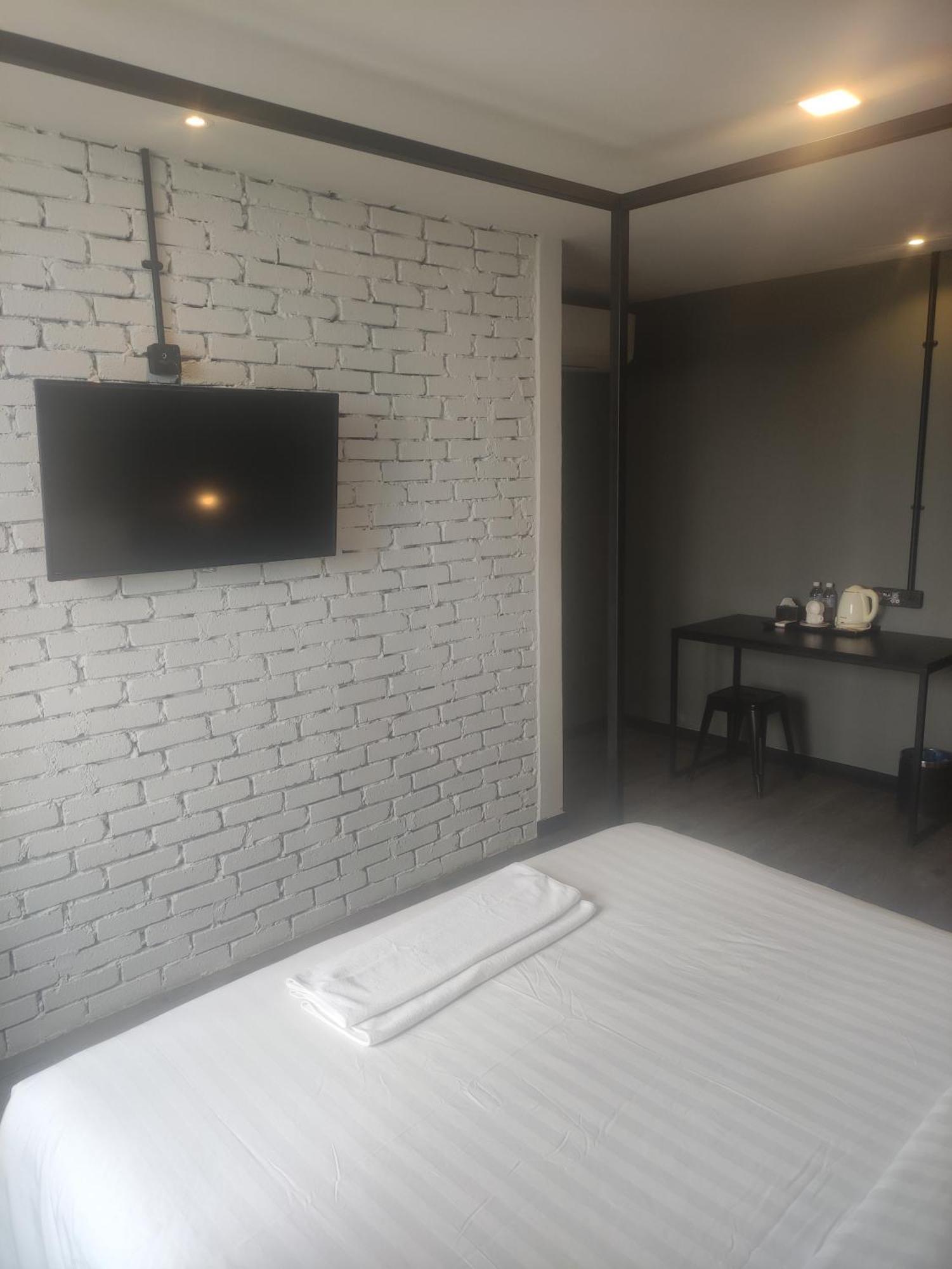68 Boutique Hotel Sitiawan Bagian luar foto