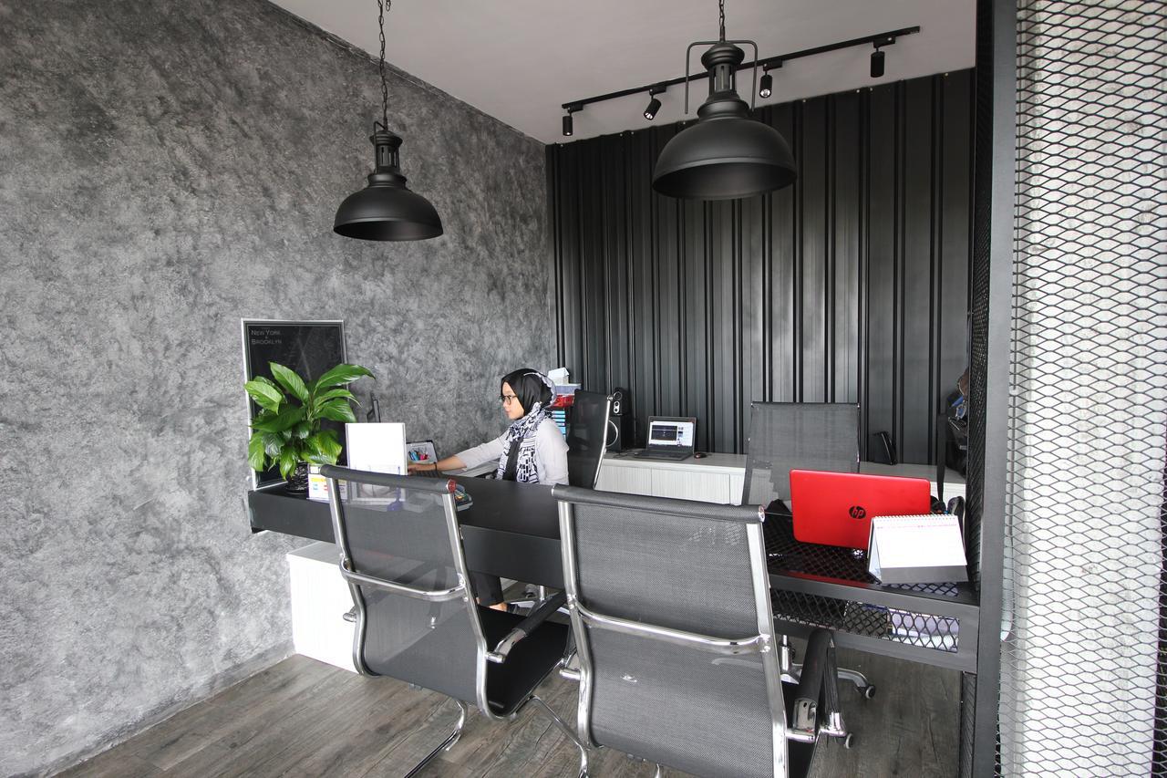 68 Boutique Hotel Sitiawan Bagian luar foto