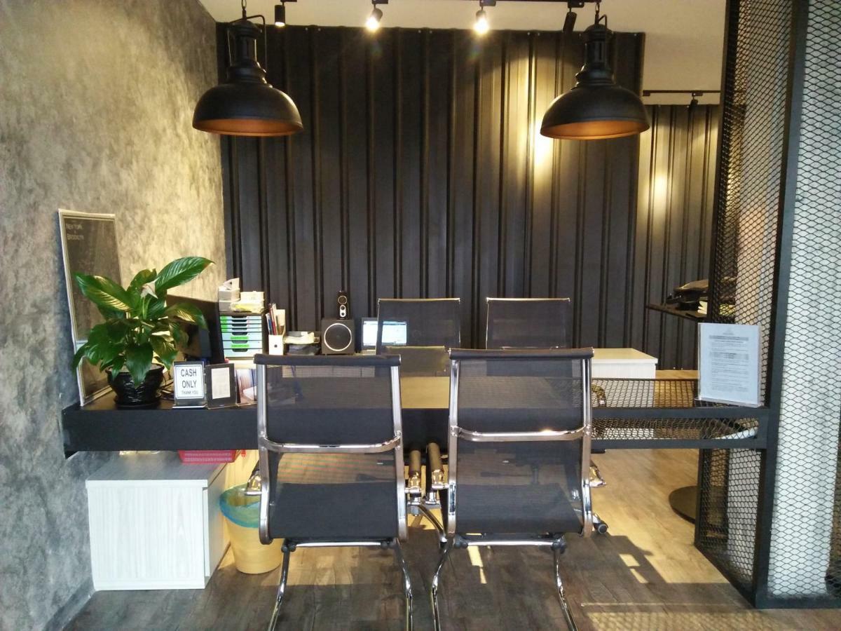 68 Boutique Hotel Sitiawan Bagian luar foto